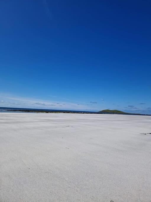 Pollachara Loch An Eilean Pod Isle Of South Uistヴィラ エクステリア 写真